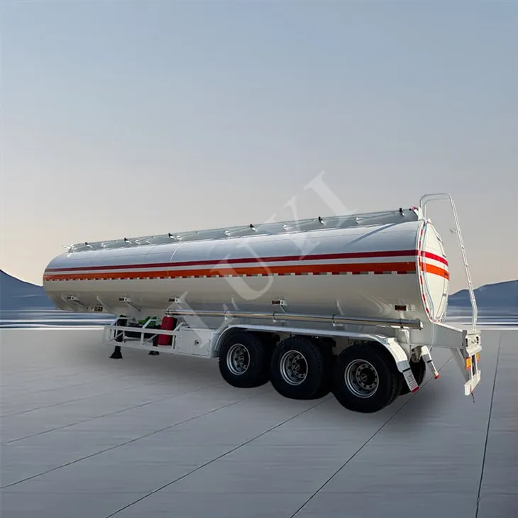 3-osiowa naczepa cysterna z silnikiem Diesla Direct Factory